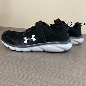 Kids UA runners. Size 3